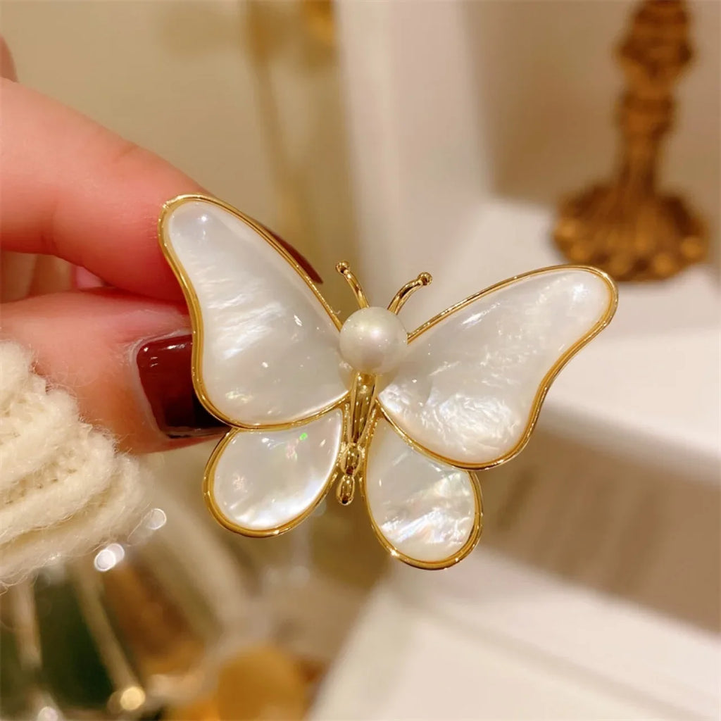 Butterfly White Shell Brooches For Women Charm Pearl Cold Color Pins Party Clothing Accessories Boho Summer Jewelry Gift