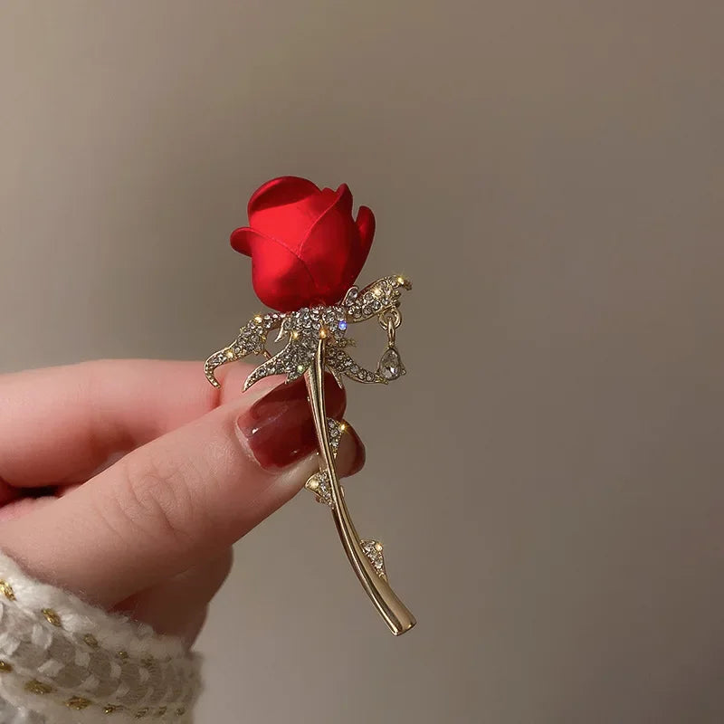 Butterfly White Shell Brooches For Women Charm Pearl Cold Color Pins Party Clothing Accessories Boho Summer Jewelry Gift