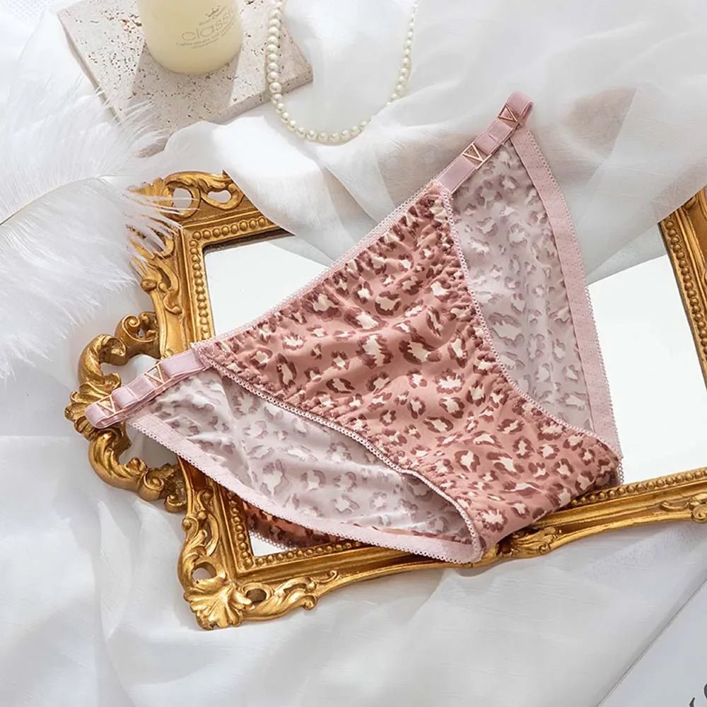 1Pc Women's Seamless Panties Ultra-thin Panties Fashion Sexy Girl low-Rise Ruffles Embroidery Smooth Fitness Panties