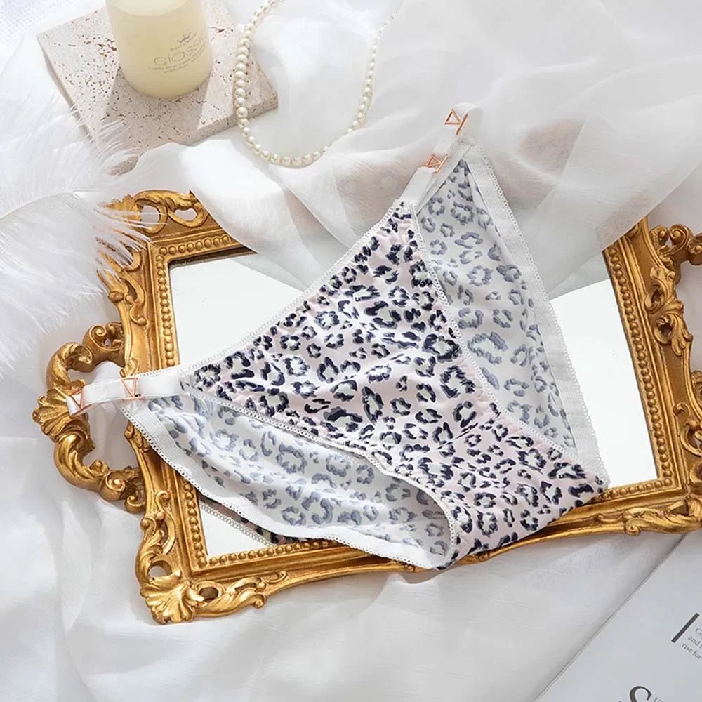 1Pc Women's Seamless Panties Ultra-thin Panties Fashion Sexy Girl low-Rise Ruffles Embroidery Smooth Fitness Panties