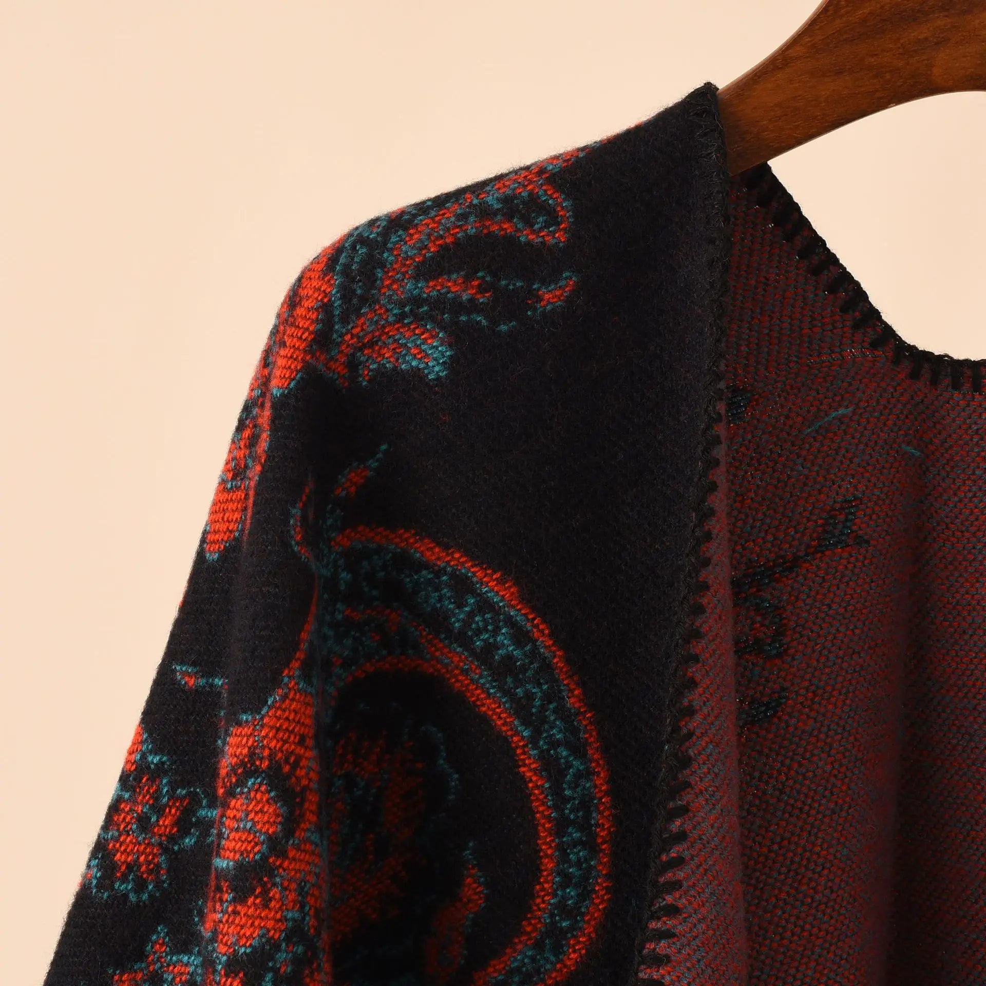 2025 Autumn Winter New Street Geometric Lattice Flower Pattern Imitation Cashmere Warm Shawl Cloak Women Poncho Capes Red