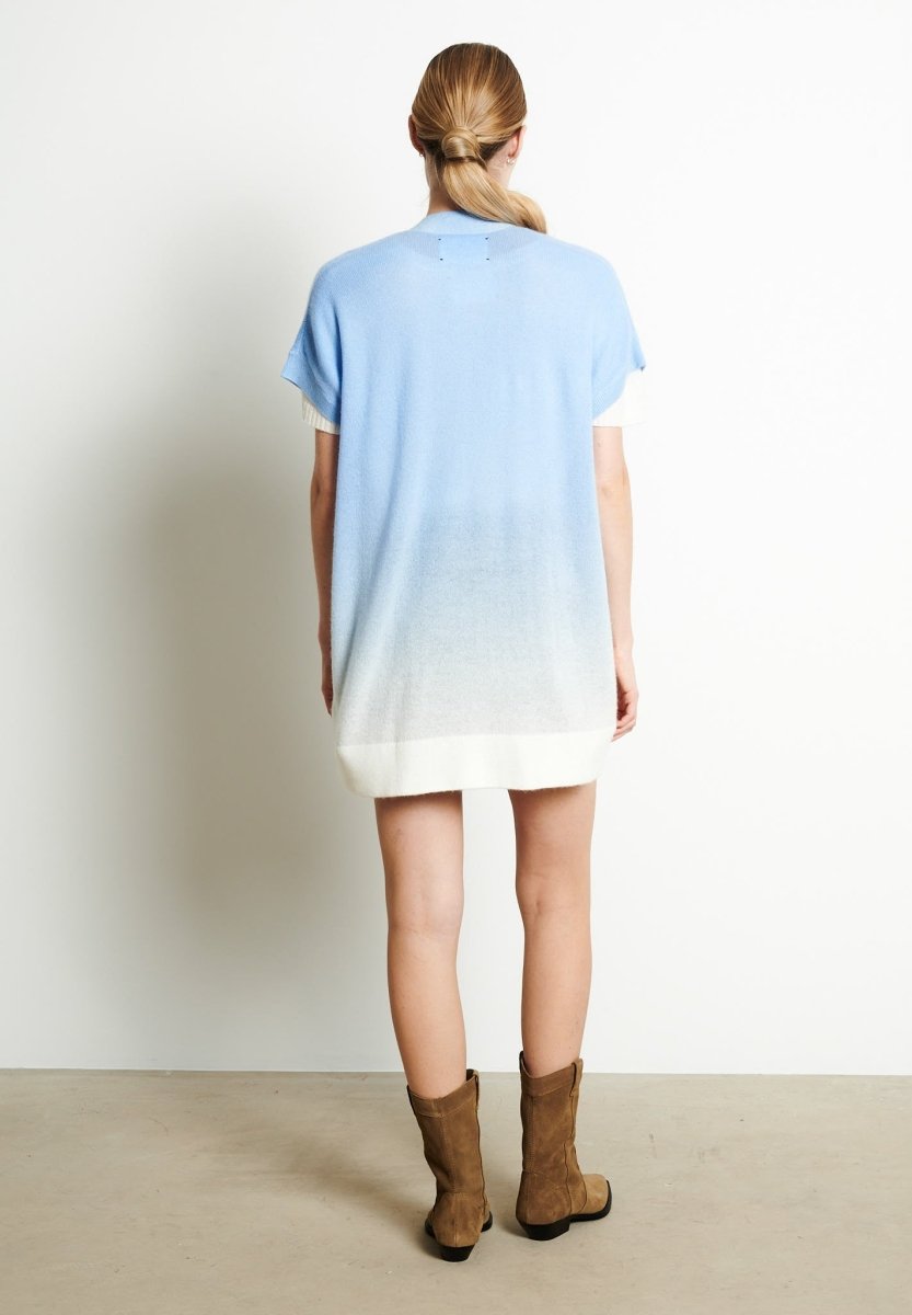 Gilet à manches courtes femme en cachemire déjaugé tie & dye blanc écru & bleu ciel - AVA 11A
